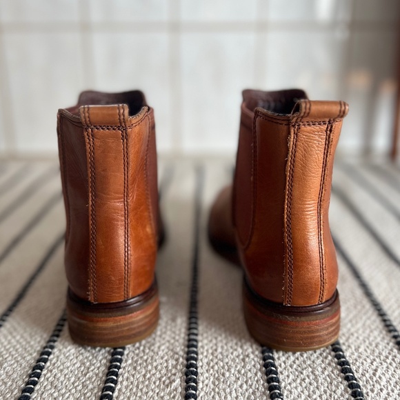 CLARKS Arlo Chelsea Boot in Tan Leather W8.5 - Picture 5 of 9